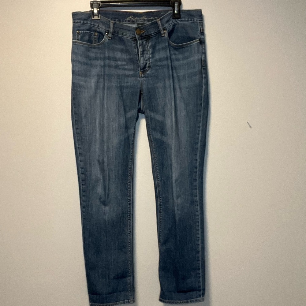 Eddie Bauer boyfriend relaxed fit button fly jeans size. Loose fit, and comfy!